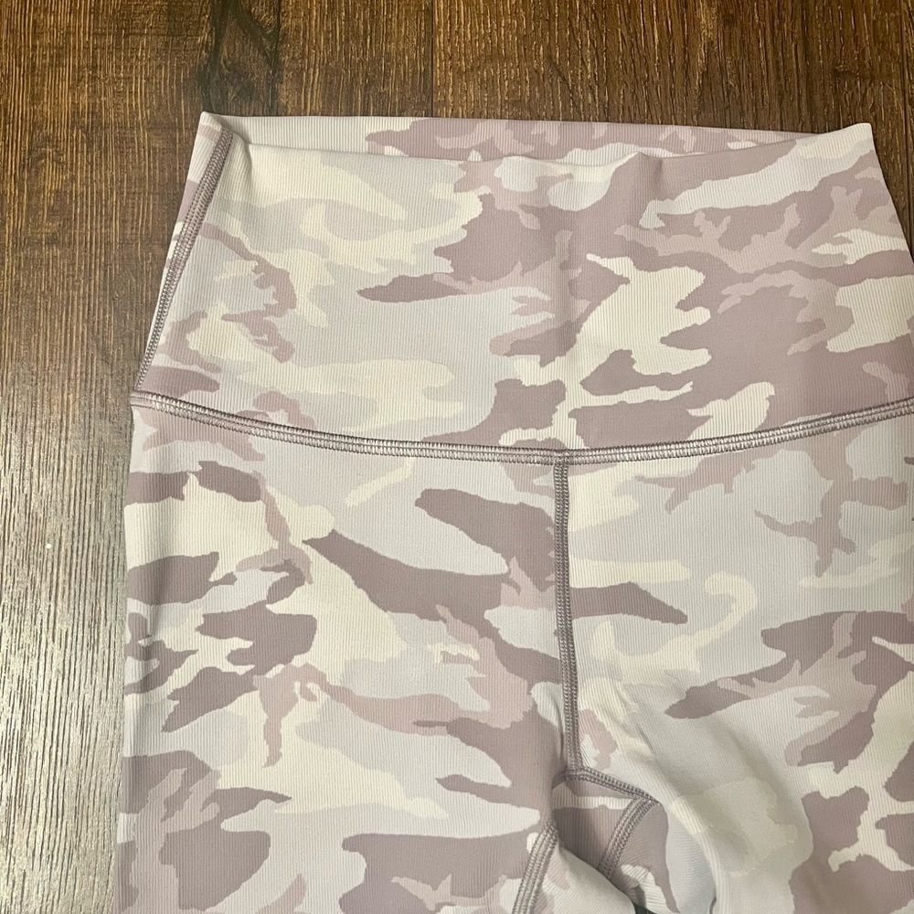 Lululemon camo wunder unders - Picture 3 of 6